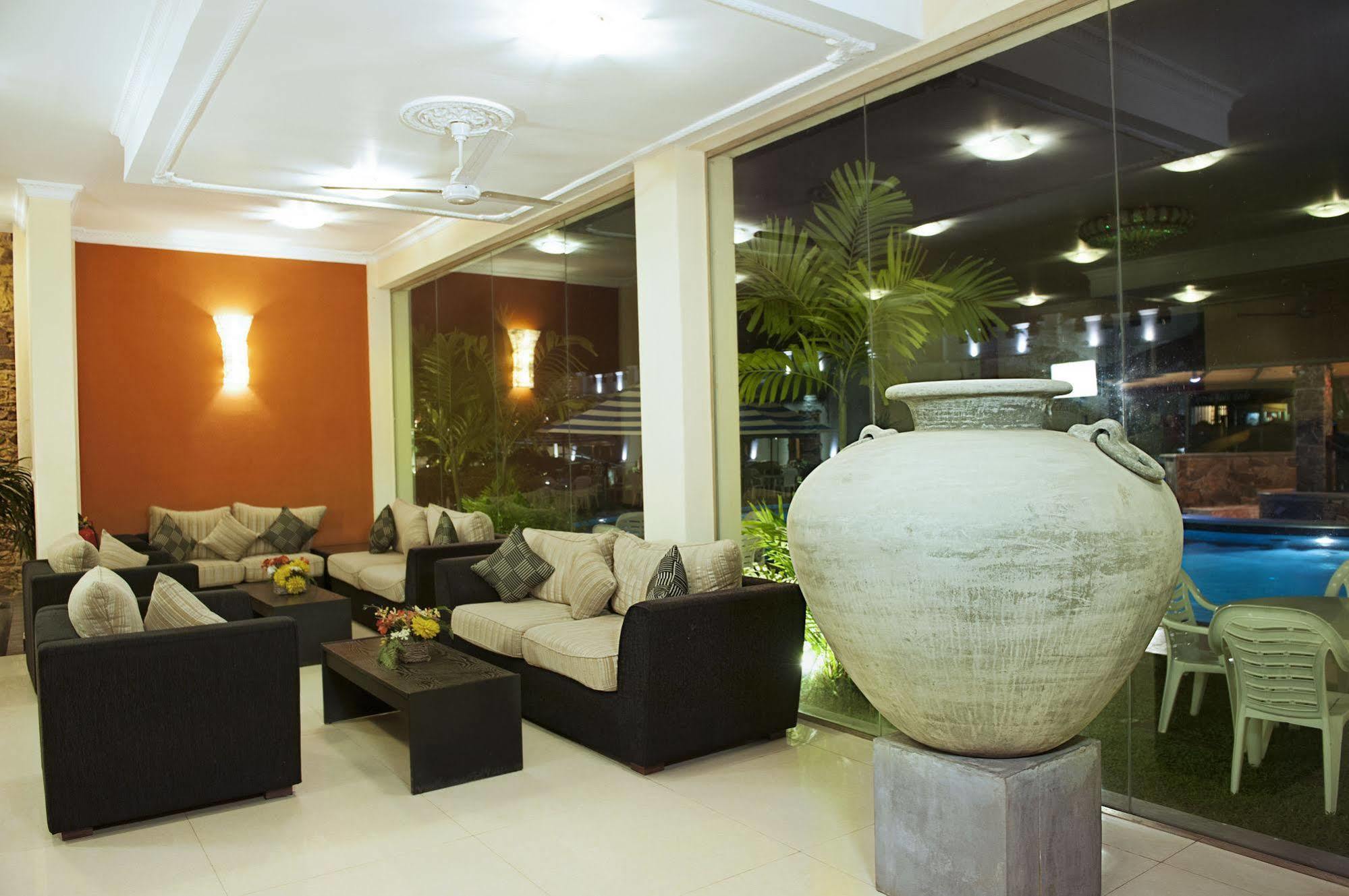 Avenra Gardens Hotel Negombo Eksteriør bilde